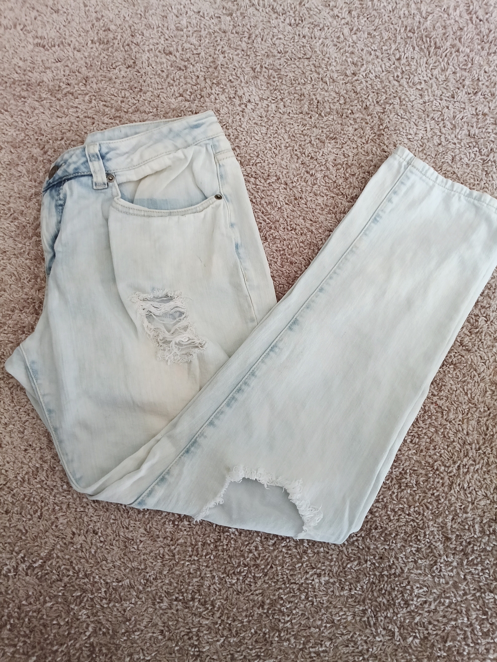 Rue21 Light Blue Distressed Men's‎ Jeans